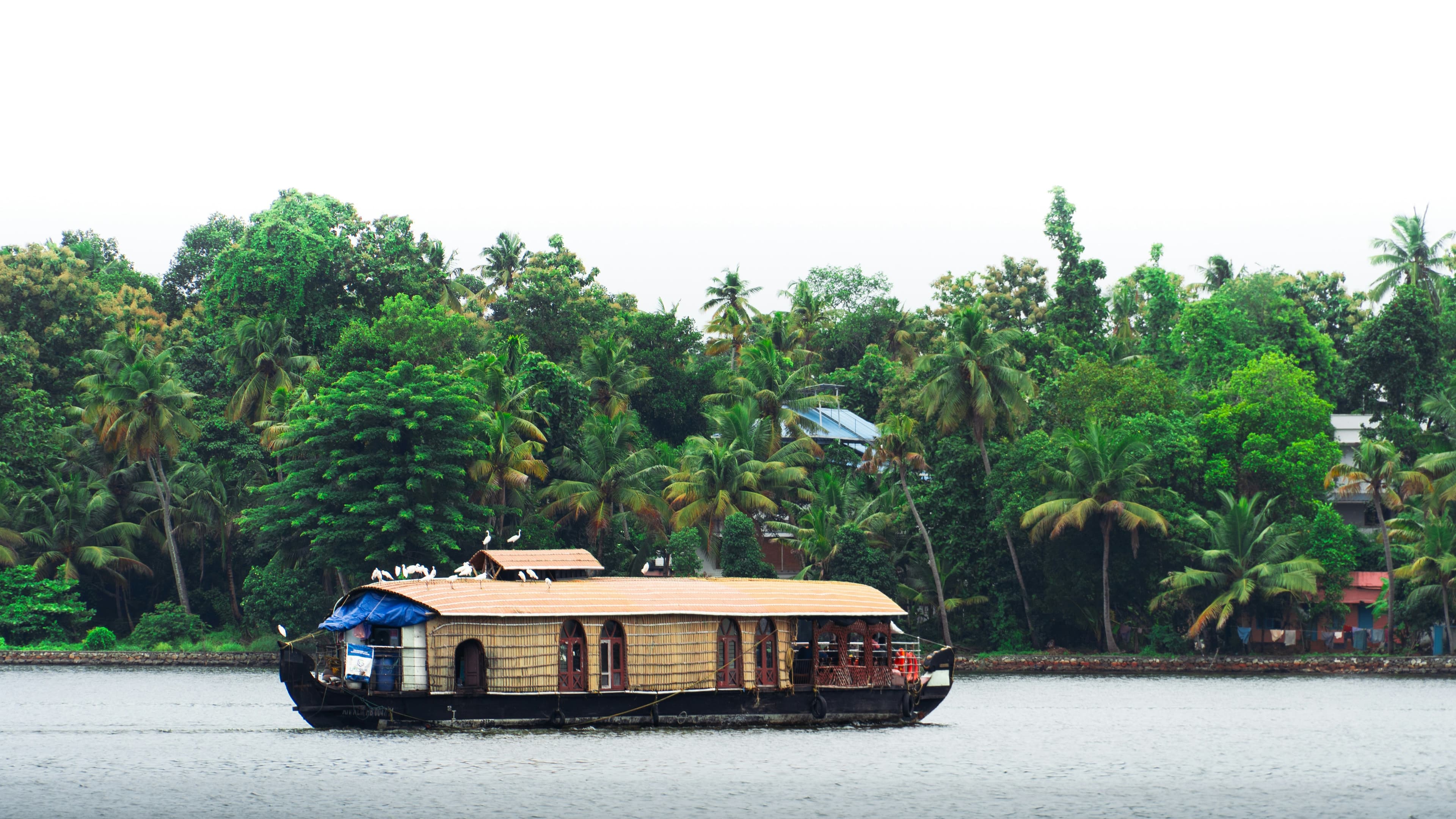 Lux India Tours — private journeys across India