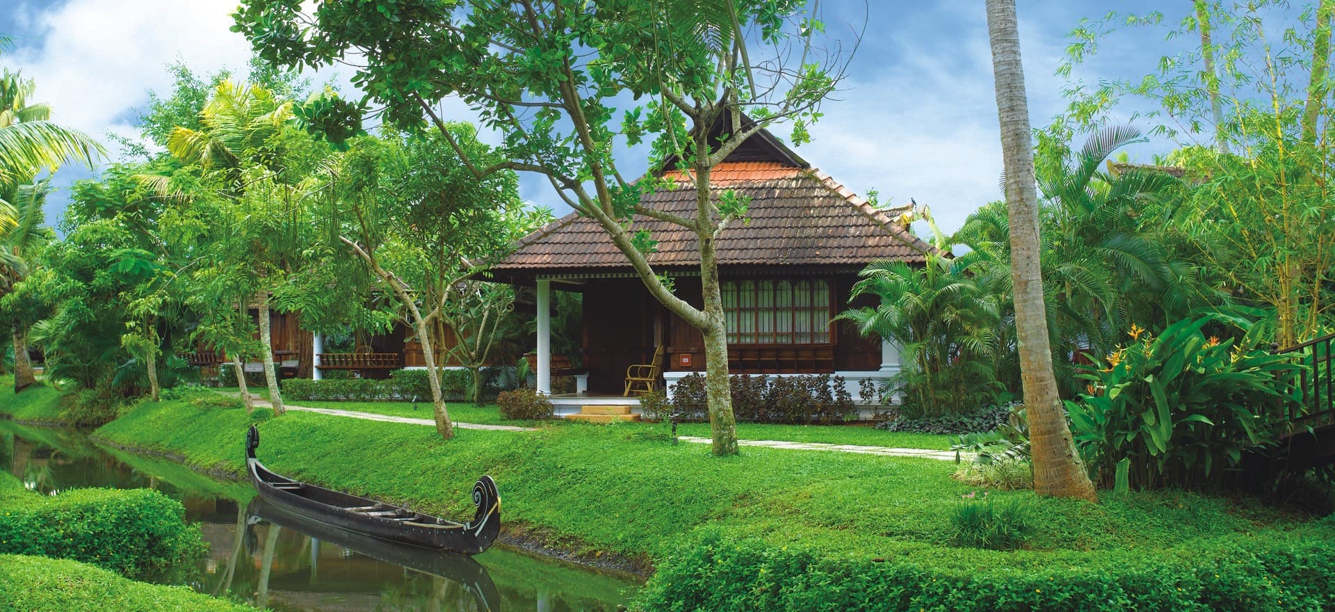 Heritage villas with private pools facing Lake Vembanad at Kumarakom Lake Resort