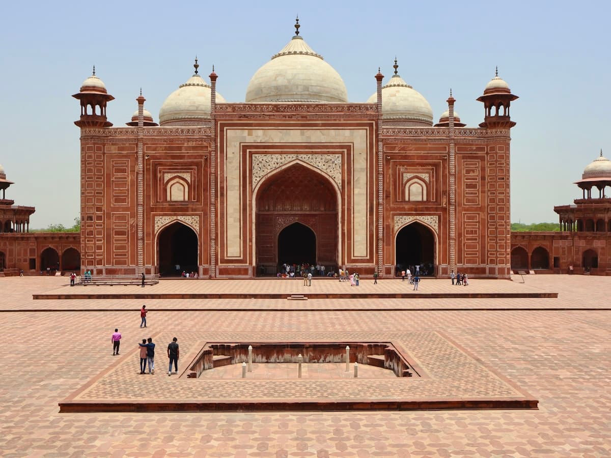 Visitors among the red sandstone courts of Fatehpur Sikri