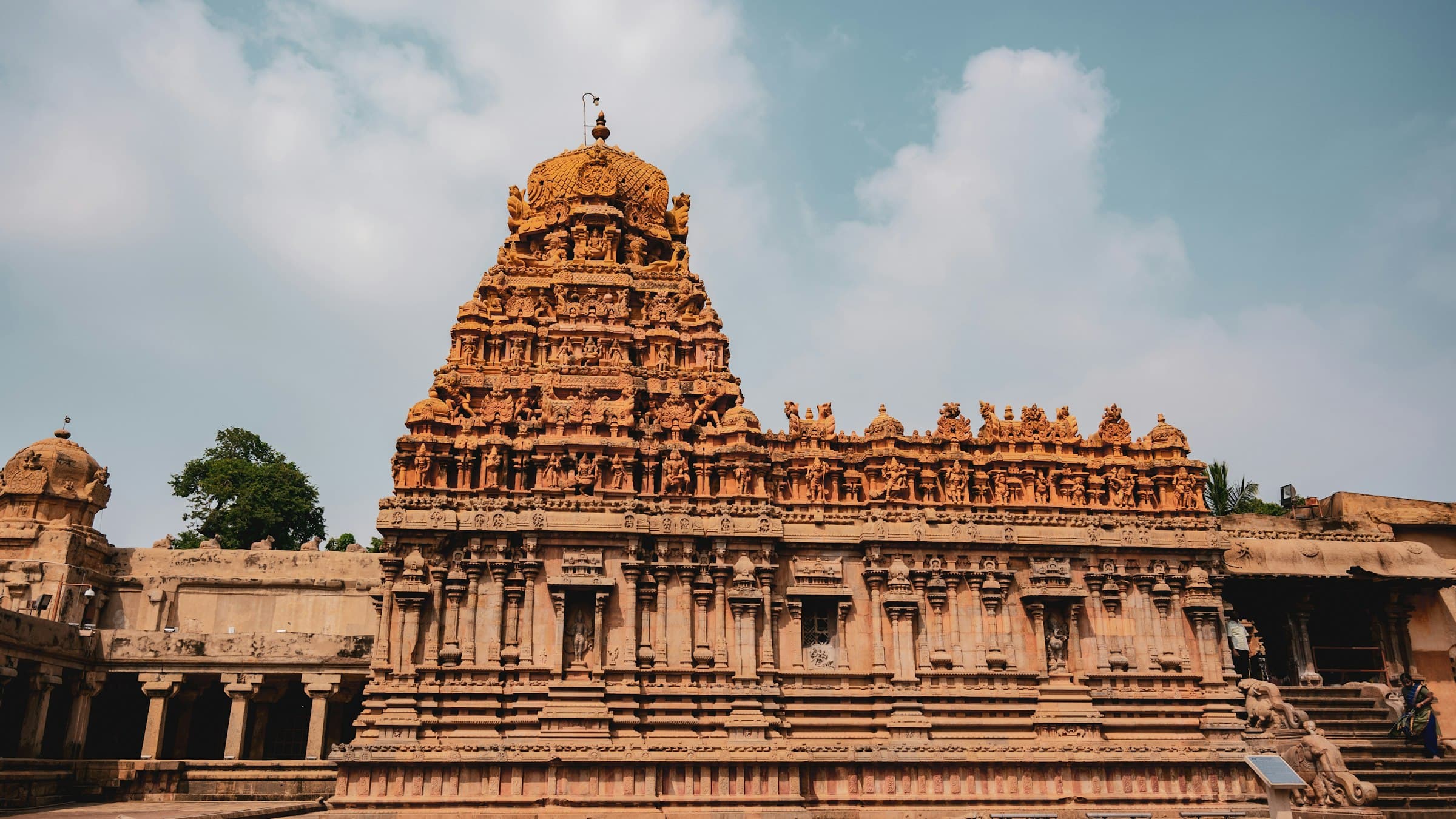 The towering granite vimana of the Brihadeeswarar temple rises over the complex at Thanjavur.